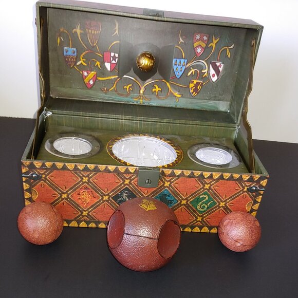 Harry Potter Collectible Quidditch Set - Picture 2 of 3
